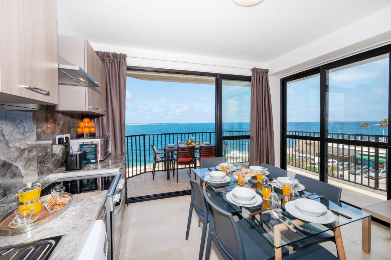 Islet Promenade Seafront Apartment With Large Corner Terrace By Getawaysmalta San Pawl il-Baħar Kültér fotó