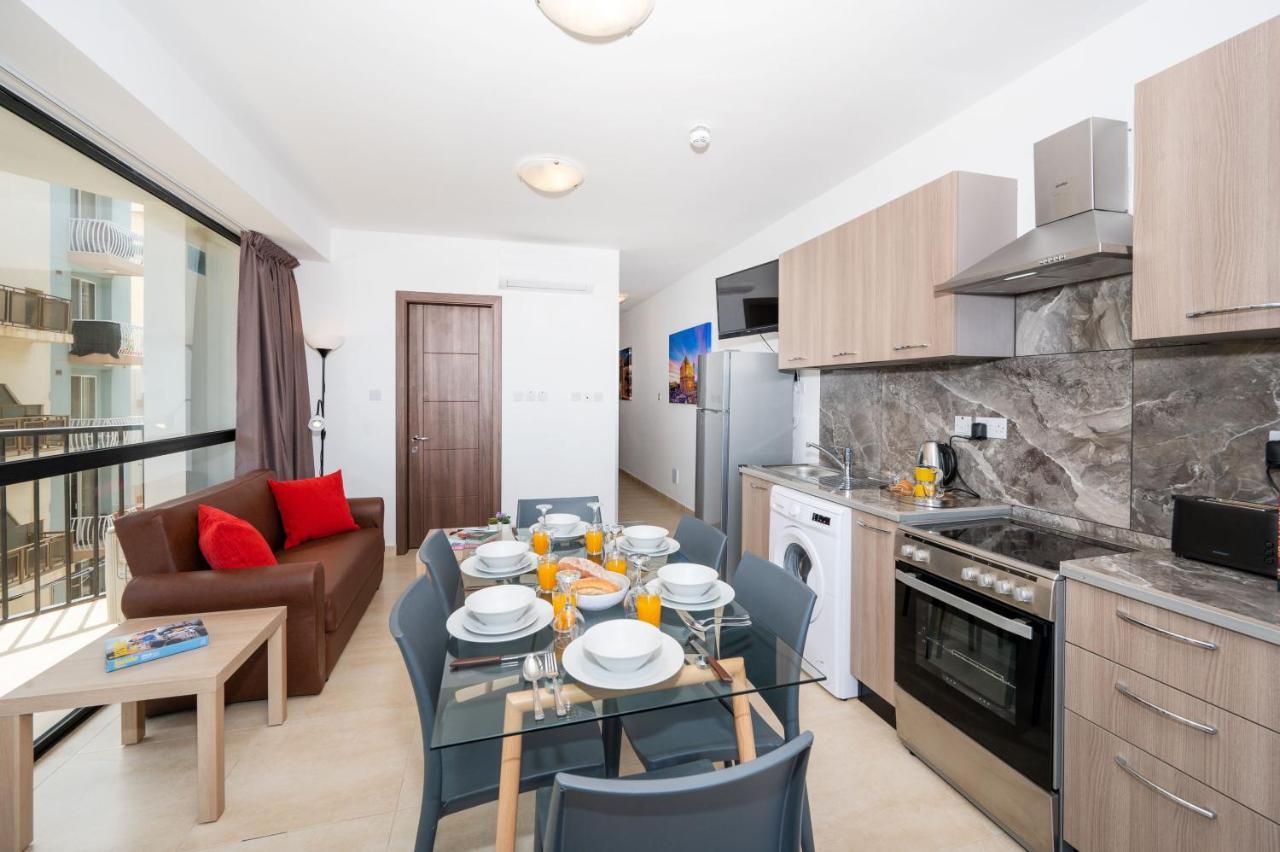 Islet Promenade Seafront Apartment With Large Corner Terrace By Getawaysmalta San Pawl il-Baħar Kültér fotó