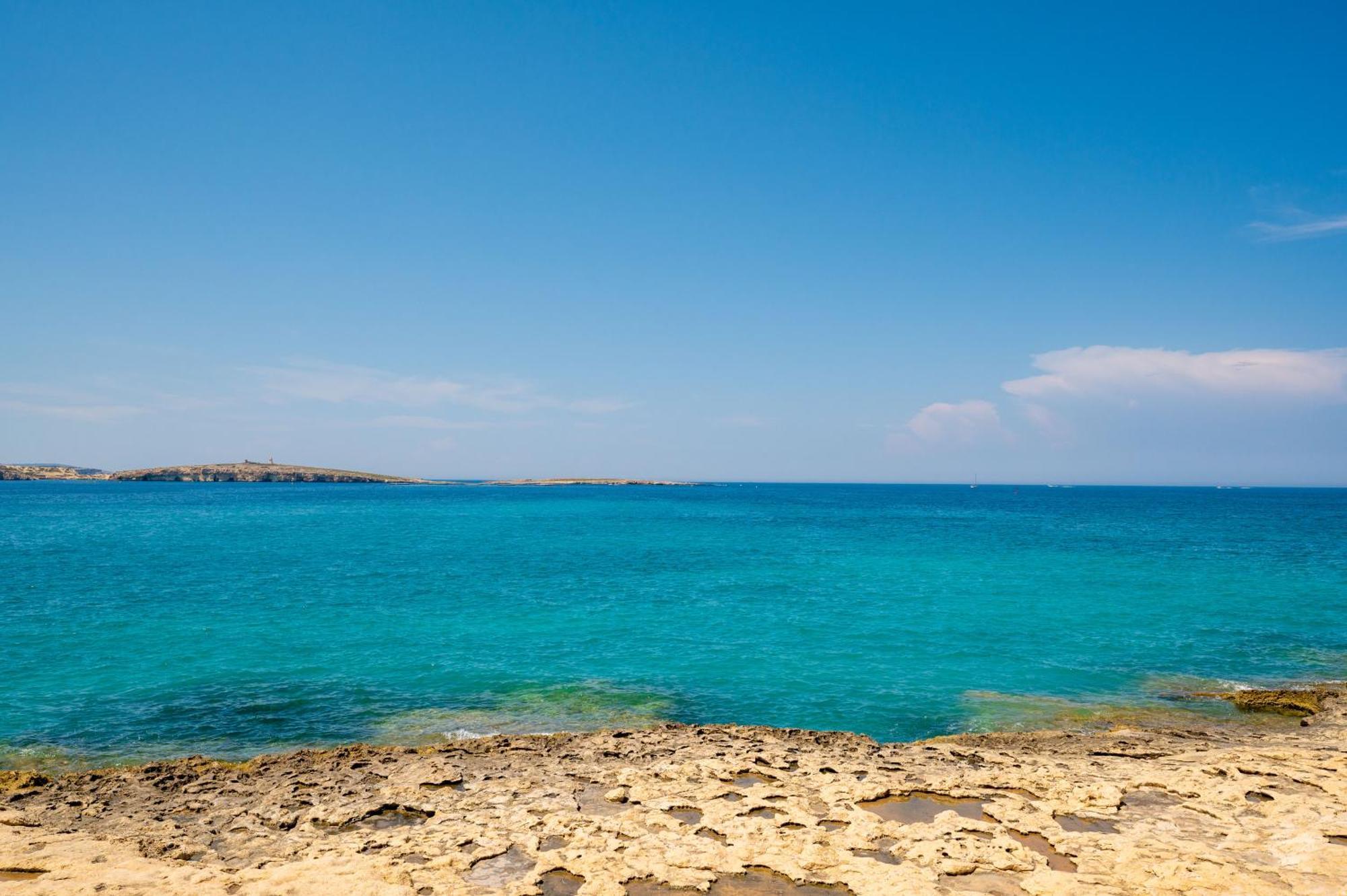 Islet Promenade Seafront Apartment With Large Corner Terrace By Getawaysmalta San Pawl il-Baħar Kültér fotó