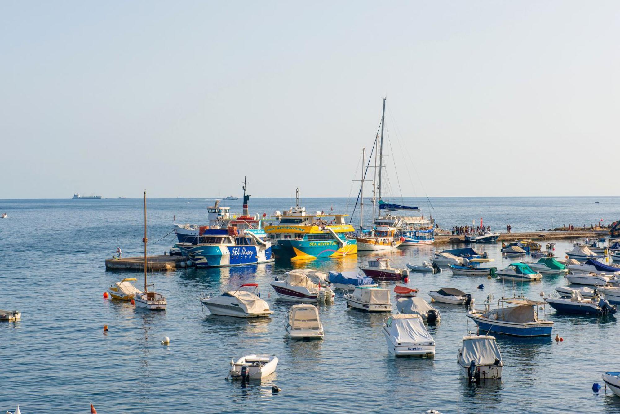 Islet Promenade Seafront Apartment With Large Corner Terrace By Getawaysmalta San Pawl il-Baħar Kültér fotó