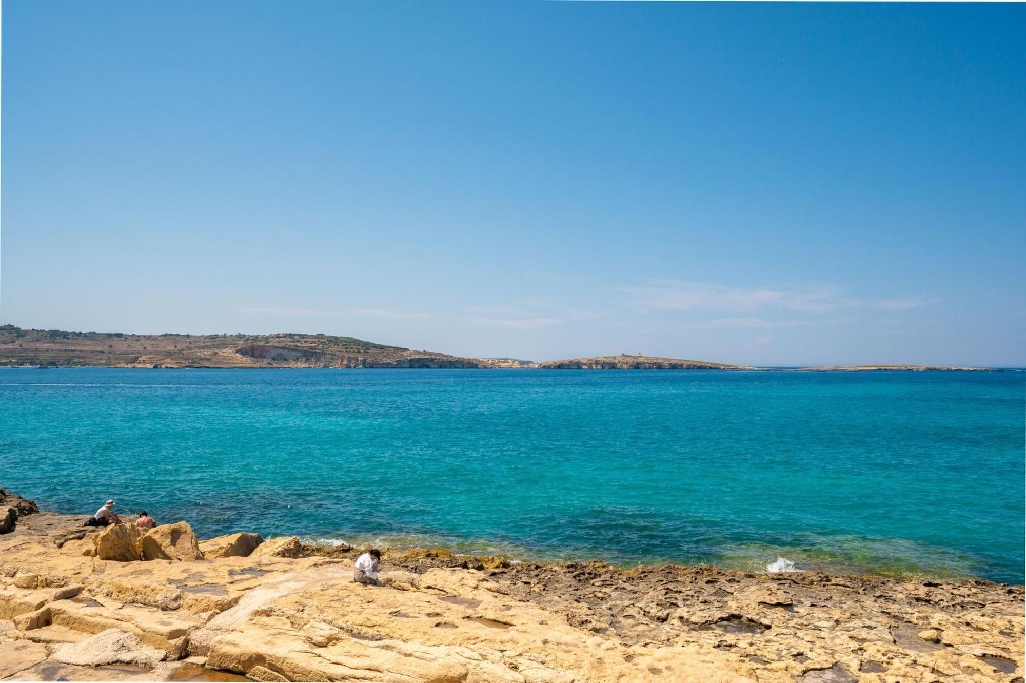 Islet Promenade Seafront Apartment With Large Corner Terrace By Getawaysmalta San Pawl il-Baħar Kültér fotó
