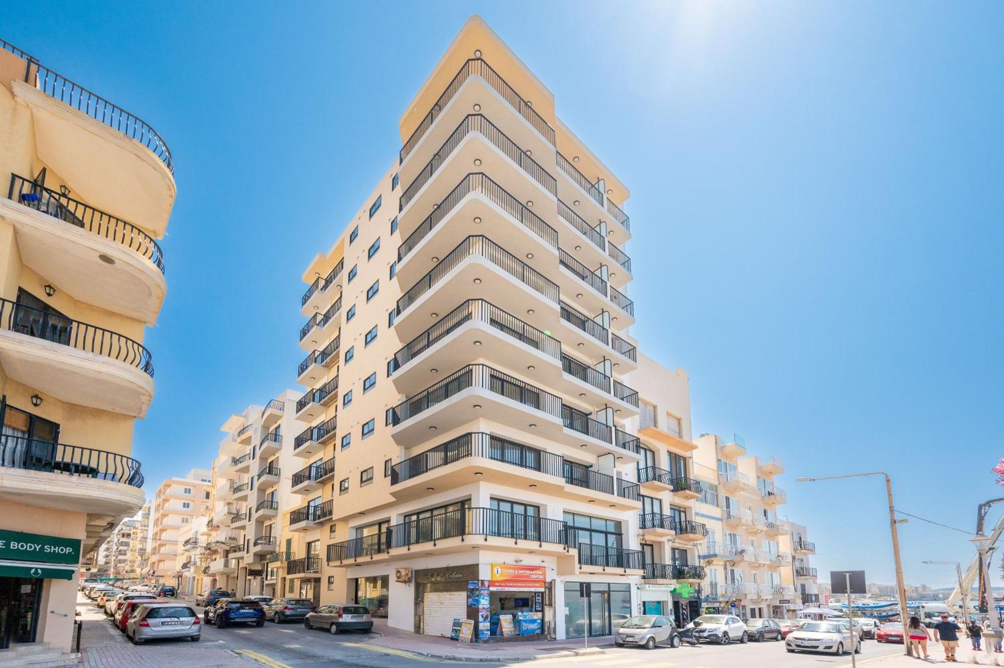 Islet Promenade Seafront Apartment With Large Corner Terrace By Getawaysmalta San Pawl il-Baħar Kültér fotó
